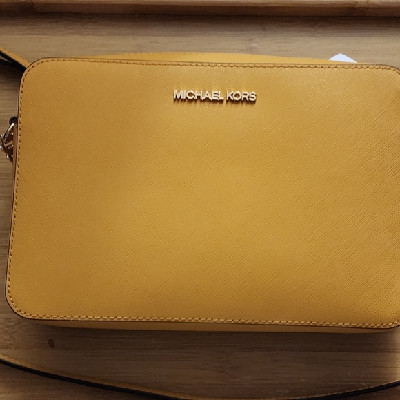 Michael Kors Jet Set Crossbody Goldenrod - Picture 2 of 7